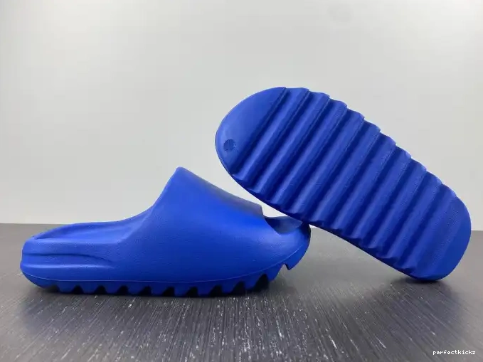 ID4133 Slide Adidas Azure Yeezy 0508